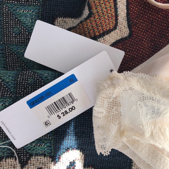 *Brand new* White bralette w removable padding! - Picture 4 of 4